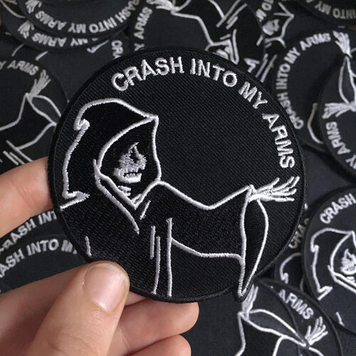 "Crash Into My Arms" Gestickter Patch