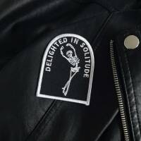 "Delighted in Solitude" gewebter Patch